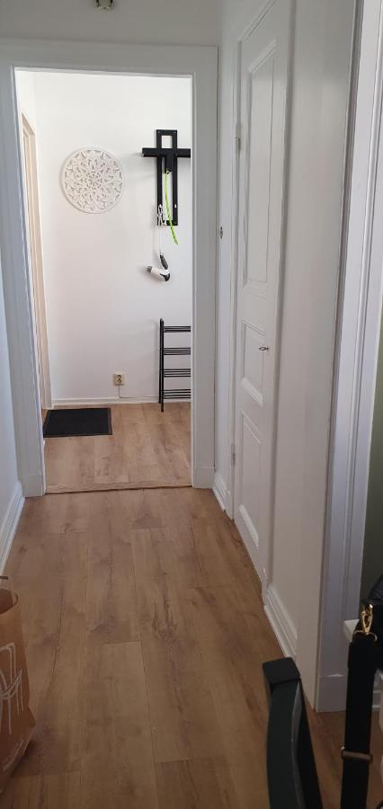 Centrum Laegenhet Skovde Luaran gambar